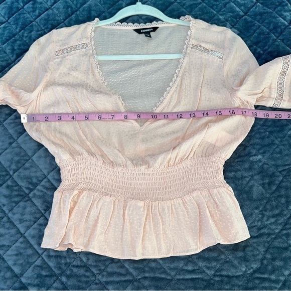 Express Top Women XS Pink V Neck Flare Long Sleeve Peplum Jacquard Blouse B24 - Picture 8 of 8